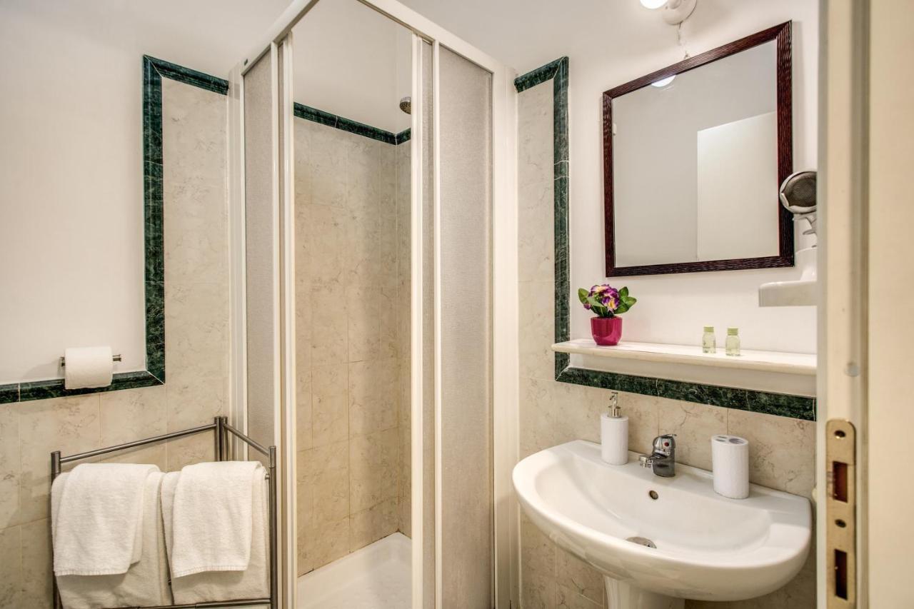רומא Popolo Accommodation - Lovely Central Apartment מראה חיצוני תמונה